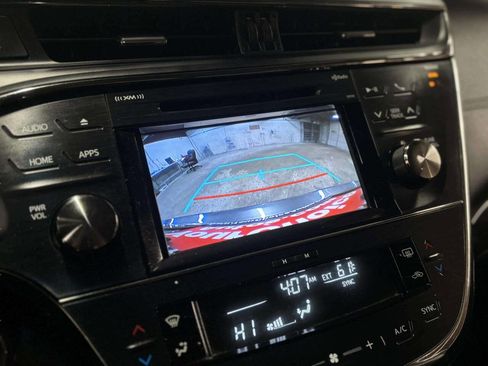 Used 2018 Toyota Avalon XLE image 23