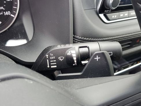 Used 2025 Nissan Rogue SV AWD/4WD image 27