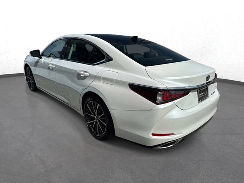 Used 2025 Lexus ES 350 w/ Premium Package FWD image 5