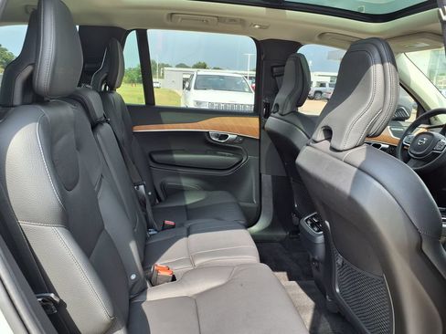 Used 2024 Volvo XC90 B6 Plus AWD/4WD image 23