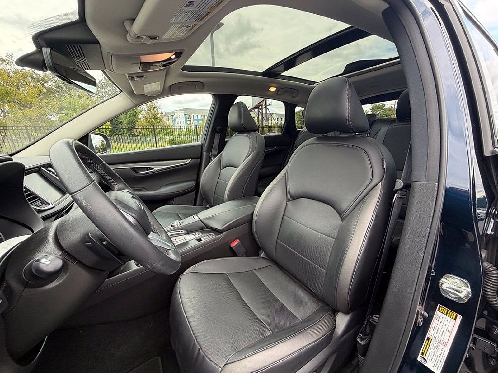 Used 2023 INFINITI QX50 Luxe AWD/4WD image 19