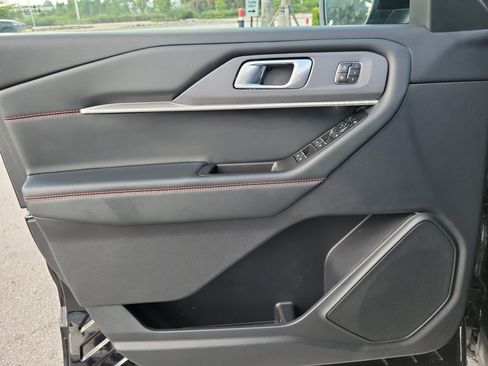 Used 2025 Ford Explorer ST-Line w/ Premium Package RWD image 22