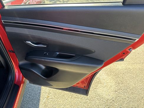 Used 2023 Hyundai Tucson SEL w/ Convenience Package image 16