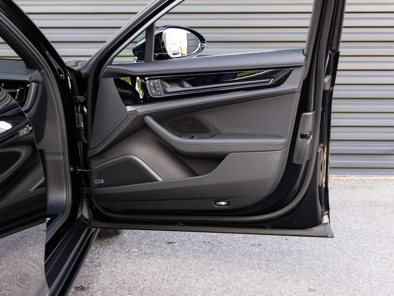 Certified 2026 Porsche Panamera RWD image 30