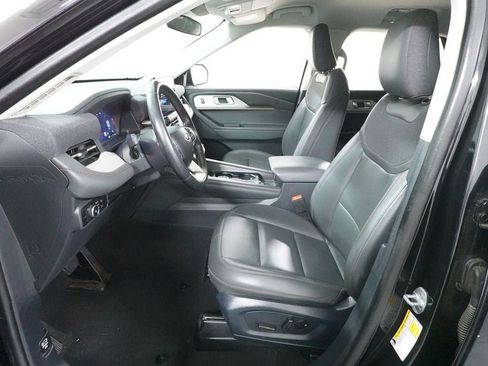 Certified 2025 Ford Explorer Active w/ Active Comfort Package AWD/4WD image 24