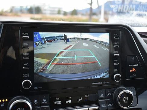 Used 2022 Toyota Highlander XLE image 36