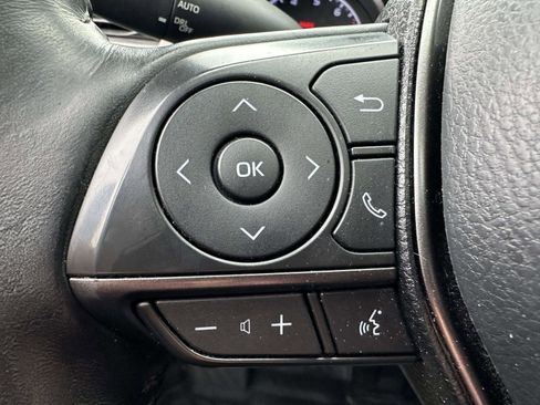 Used 2022 Toyota Camry SE w/ Cold Weather Package image 30