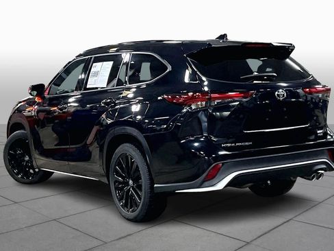 Used 2023 Toyota Highlander XSE image 12
