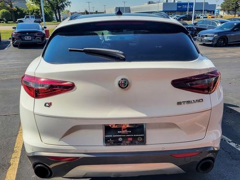Used 2022 Alfa Romeo Stelvio Ti image 5