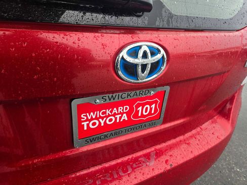 Used 2014 Toyota Prius V Five image 16