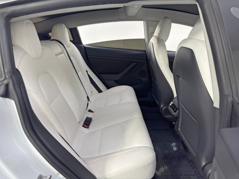 Used 2022 Tesla Model 3 image 40