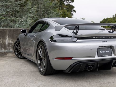 Used 2020 Porsche 718 Cayman GT4 RWD image 23