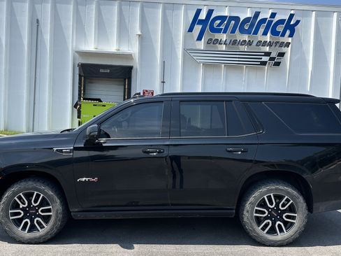 Used 2021 GMC Yukon AT4 w/ AT4 Premium Package AWD/4WD image 7