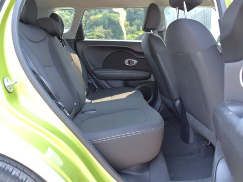 Used 2018 Kia Soul FWD image 25