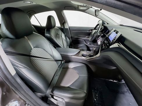 Certified 2022 Toyota Camry SE w/ Cold Weather Package FWD image 23