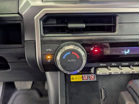 Used 2025 Toyota 4Runner TRD Off-Road image 22