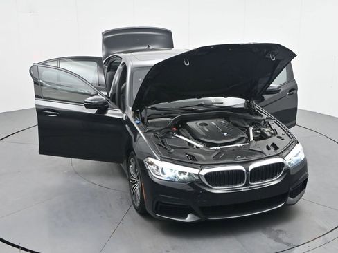 Used 2019 BMW 540i xDrive w/ M Sport Package image 32