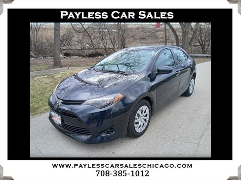 Used 2017 Toyota Corolla LE image 1