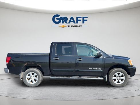 Used 2011 Nissan Titan SV w/ SV Value Truck Pkg AWD/4WD image 9