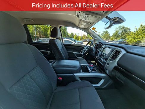 Used 2017 Nissan Titan SV RWD image 9