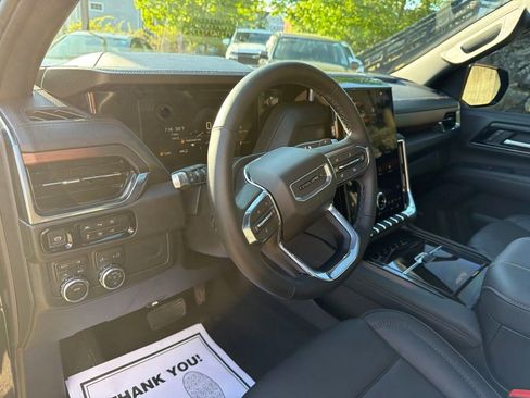 Used 2026 GMC Yukon Denali w/ Sun & Power Step Package AWD/4WD image 14