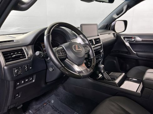 Used 2022 Lexus GX 460 Premium w/ Accessory Package image 9