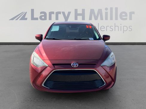 Used 2017 Toyota Yaris iA image 8