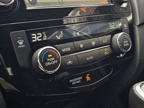 Used 2017 Nissan Rogue SV image 31