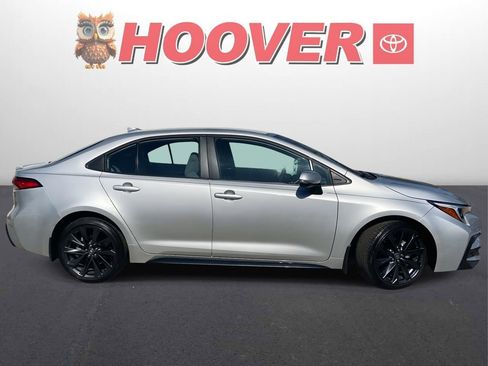 Used 2025 Toyota Corolla SE image 2