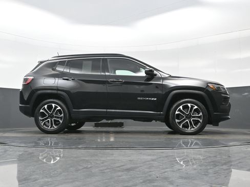 Used 2023 Jeep Compass Limited AWD/4WD image 27