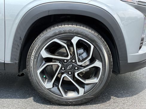 Used 2024 Chevrolet Trax RS w/ Driver Confidence Package FWD image 6
