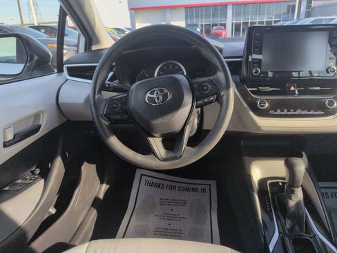 Used 2022 Toyota Corolla LE FWD image 13