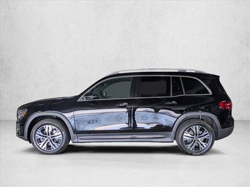 Used 2025 Mercedes-Benz GLB 250 image 11