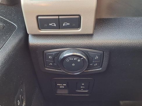 Used 2018 Ford F150 Lariat image 27