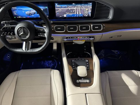 New 2026 Mercedes-Benz GLS 580 4MATIC image 4