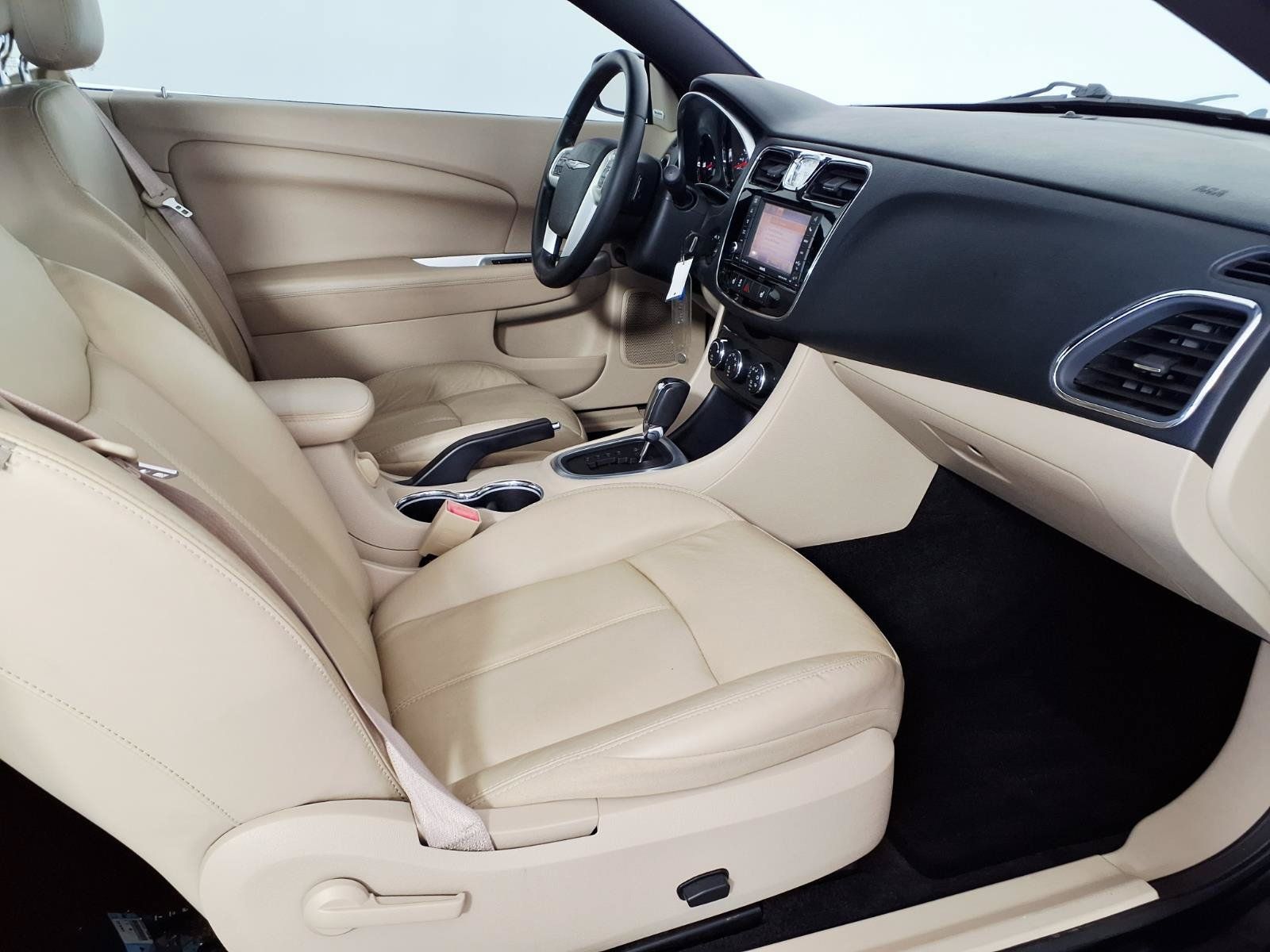 Used 2011 Chrysler 200 Limited FWD image 8