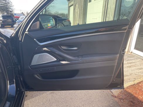 Used 2013 BMW M5 image 37