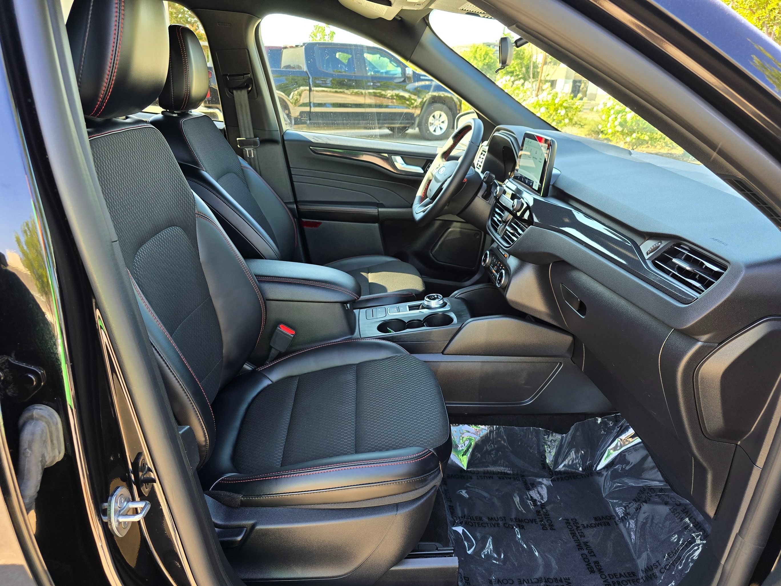 Used 2025 Ford Escape ST-Line FWD image 31