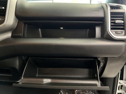 Used 2024 RAM 2500 Big Horn AWD/4WD image 32