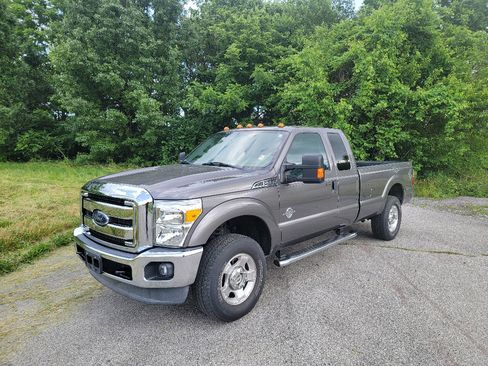 Used 2013 Ford F250 XLT w/ XLT Value Pkg AWD/4WD image 1