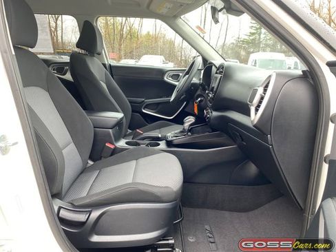 Used 2022 Kia Soul LX w/ Technology Package FWD image 6