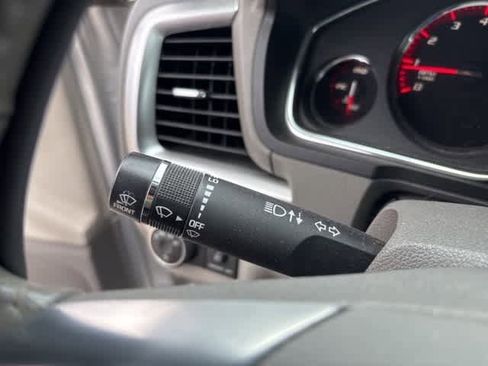 Used 2014 GMC Acadia SLE image 14