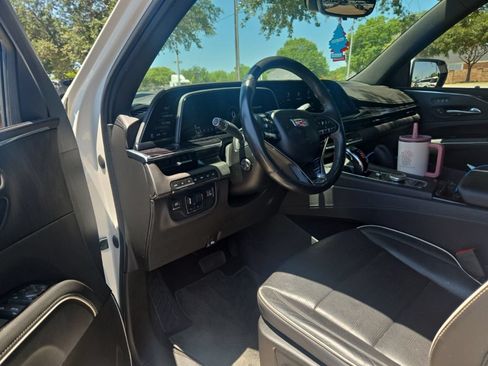 Used 2021 Cadillac Escalade Sport w/ Driver Assist Tech Package AWD/4WD image 2