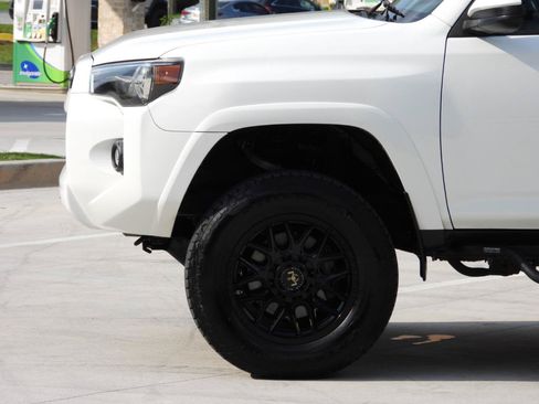 Used 2021 Toyota 4Runner SR5 AWD/4WD image 27
