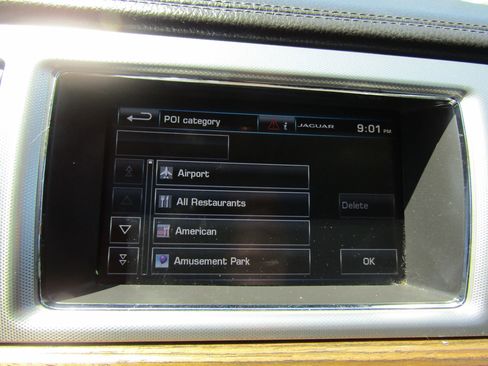 Used 2014 Jaguar XF RWD image 22