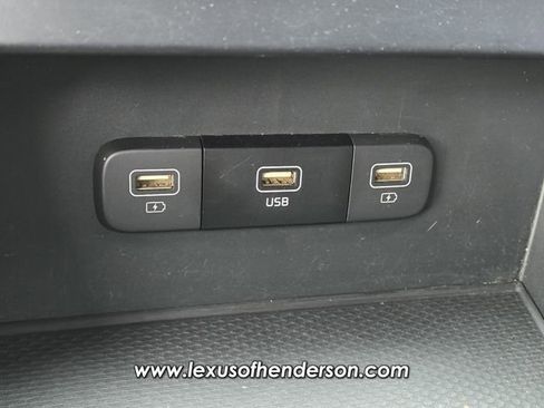 Used 2024 Kia Carnival LX image 25