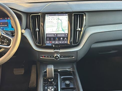 Certified 2025 Volvo XC60 B5 Plus AWD/4WD image 6