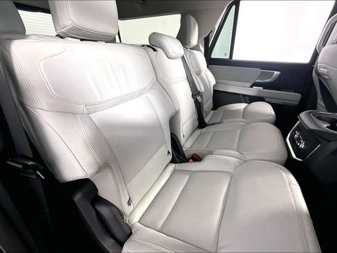 Used 2025 Ford Expedition Max Platinum AWD/4WD image 27