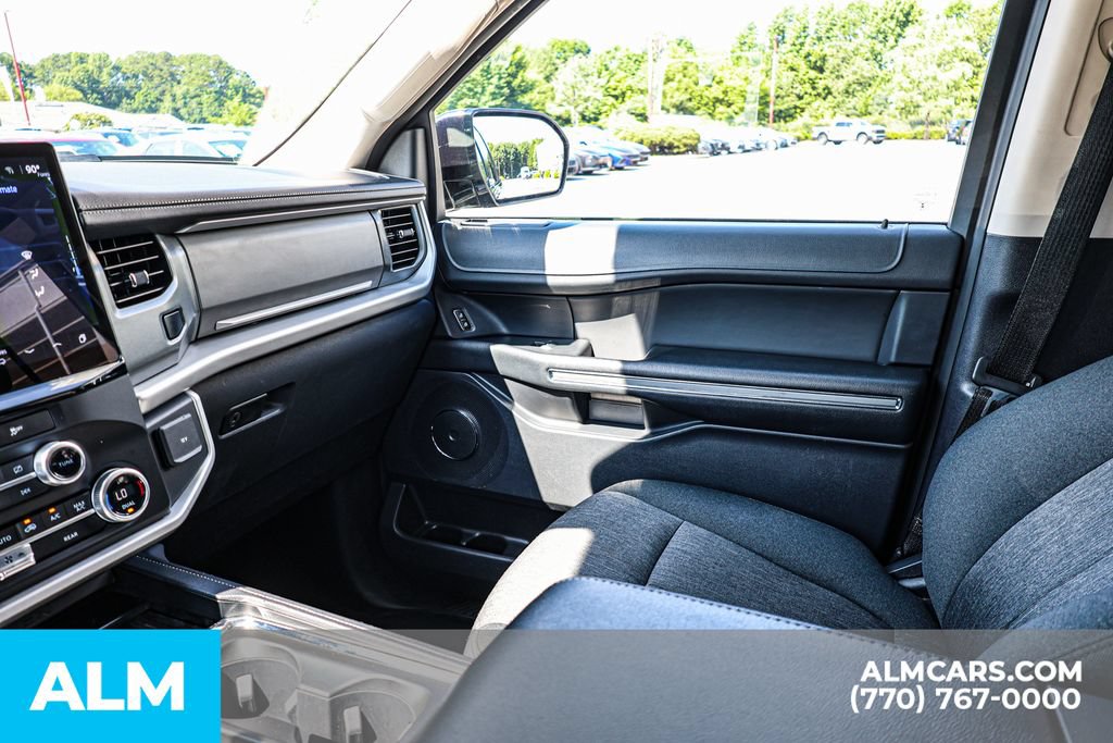 Used 2024 Ford Expedition XLT RWD image 43