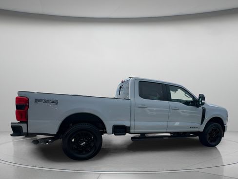 New 2026 Ford F250 Lariat w/ Black Appearance Package image 32